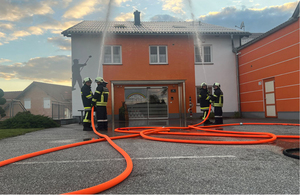 Feuerwehrübung bei Farben Maurer
